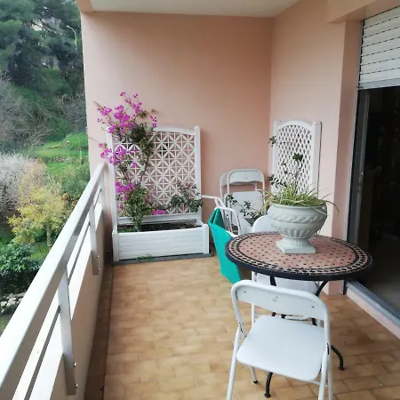 3 Personnes アパート